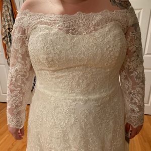 Oleg Cassini BRAND NEW